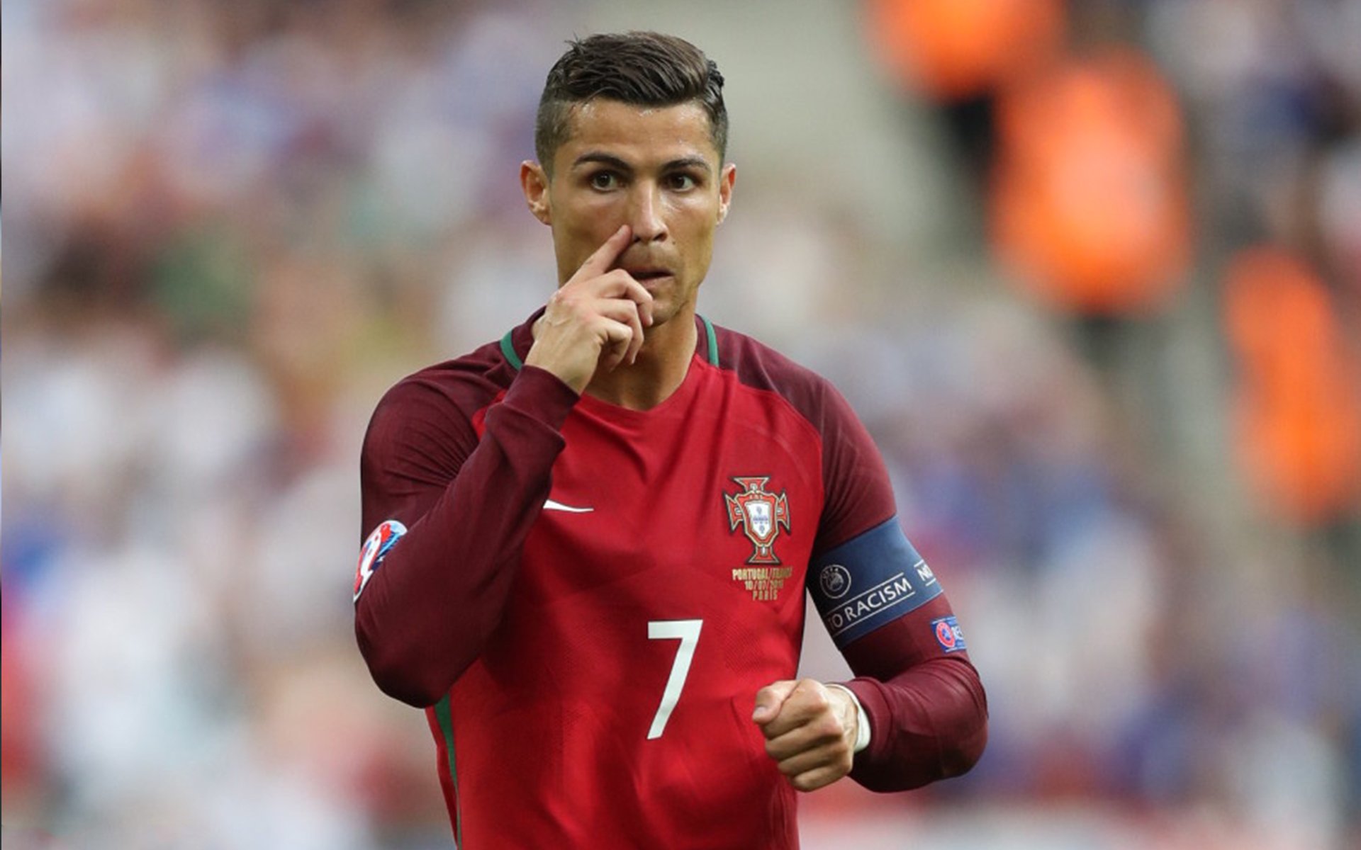 中国足球国家队加强防守反击战术训练,足球 防守反击