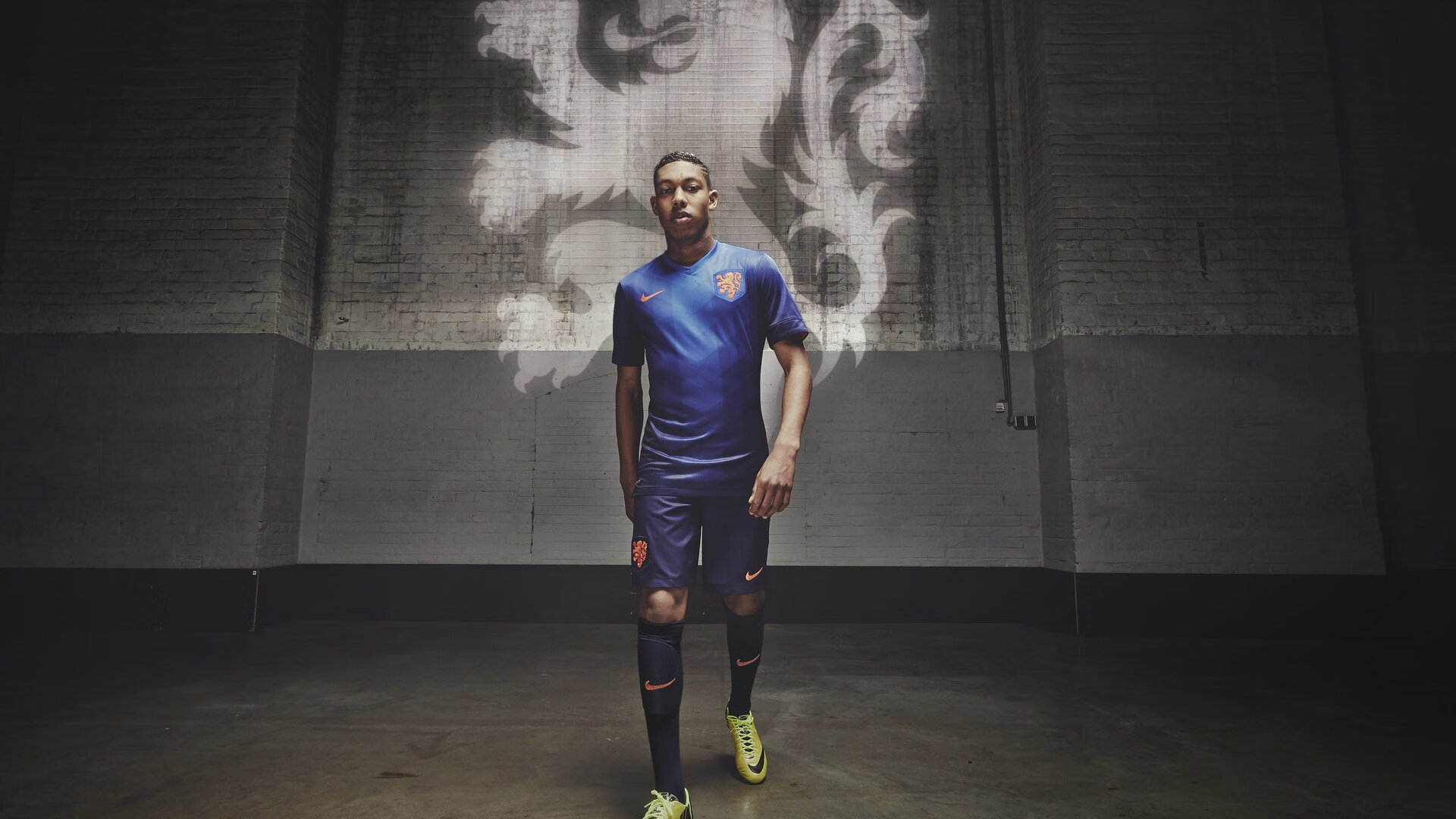 塔特的稳定发挥，帮助袋鼠队在橄榄球锦标赛中高居榜首