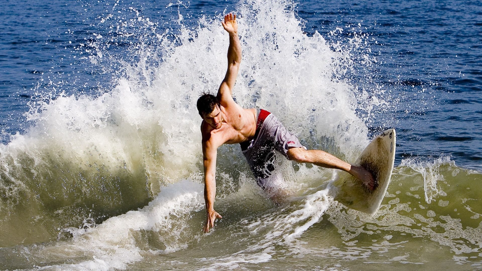 九游软件-巴尔：他在防守和进攻中的出色表现让全黑队的战术更加多变，巴尔巴训练